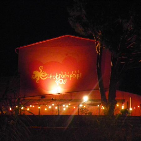 Hostal Totsompops Colera Bagian luar foto