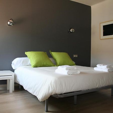 Hostal Totsompops Colera Bagian luar foto