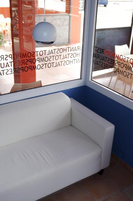 Hostal Totsompops Colera Ruang foto